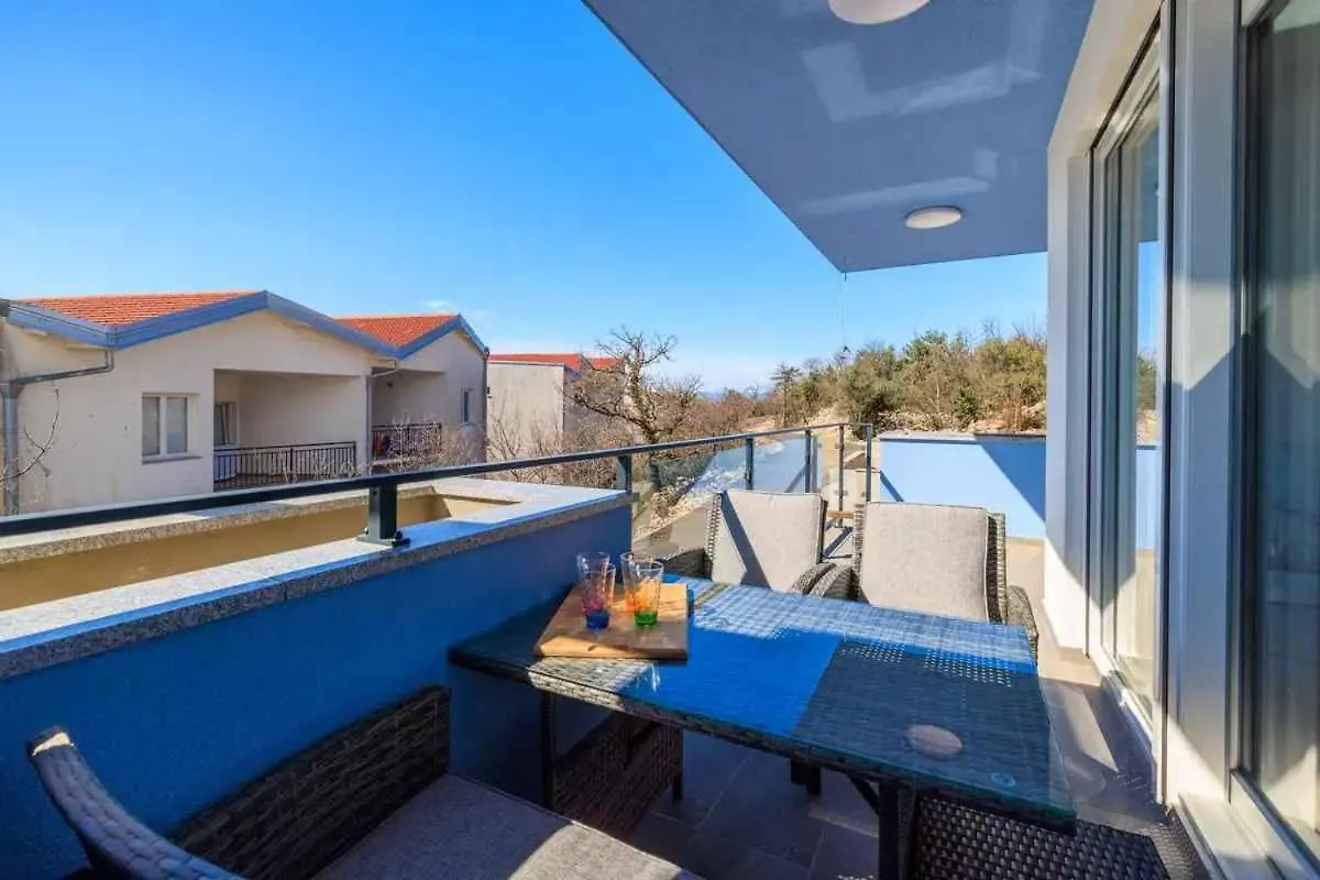 Apartment In Dramalj 49873