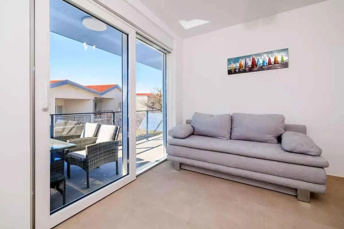 Apartment In Dramalj 49873